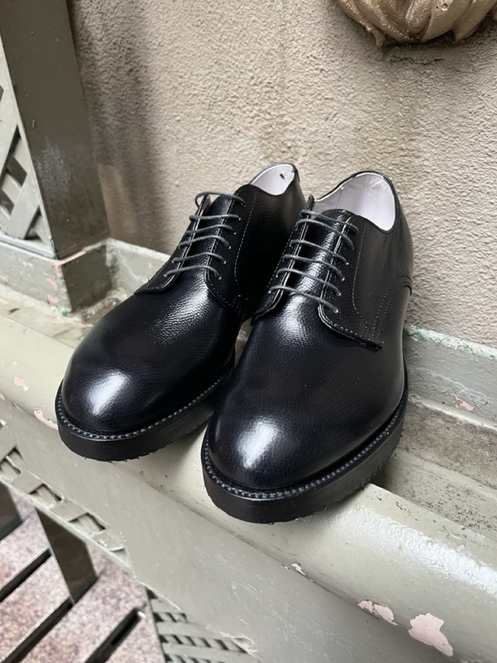 D7842 Black Scotch Grain — mouldedshoe